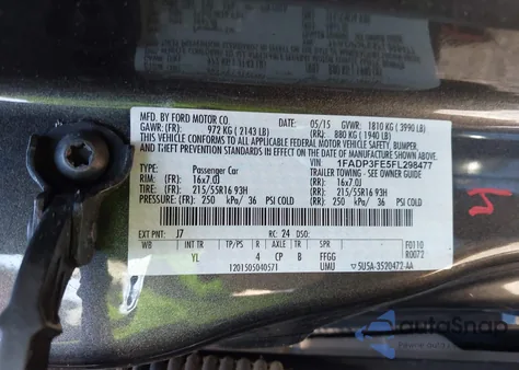 2015 Ford Focus Se z USA, uszkodzony, nr VIN 1FADP3FE5FL298477